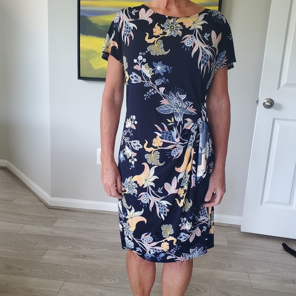 Navy smooth fabric dress with sude knot - Picture 2 of 5